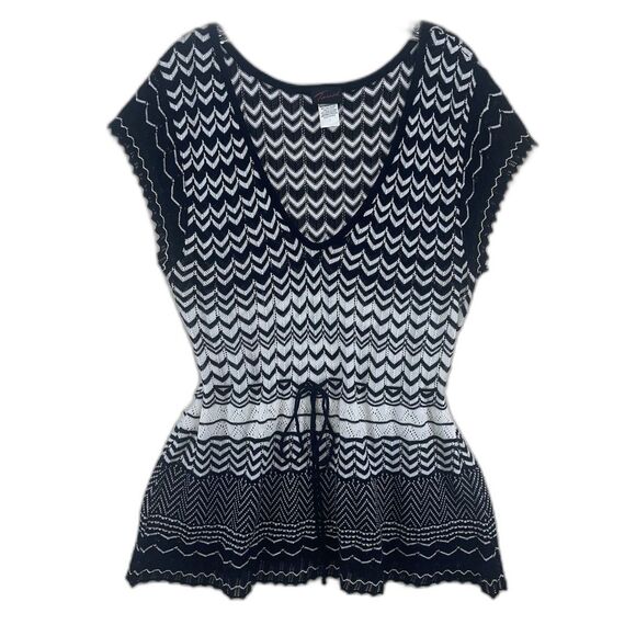 Torrid Y2K Black White Top Plus Size 3X Short Sleeve Perforated Semi Open Knit - Picture 11 of 11